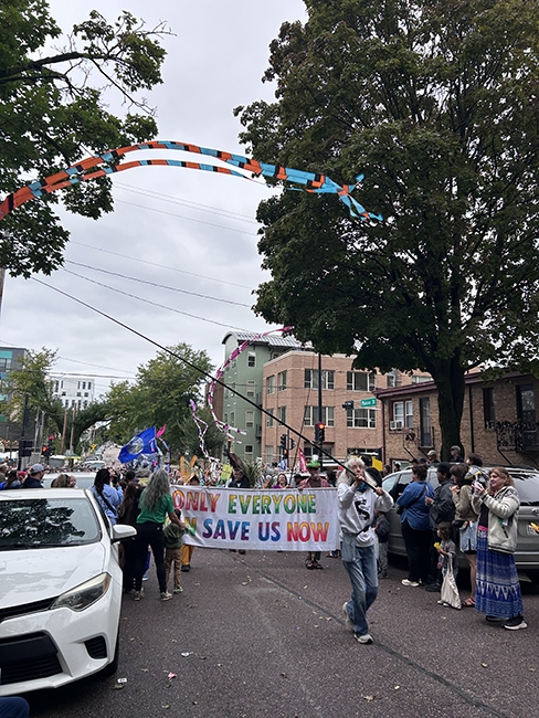 willystreetfairparade3