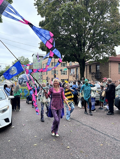 willystreetfairparade6